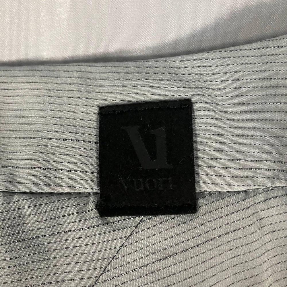 Vuori Mens Shorts Size Large Light Gray Pinstripe Performance Stretch Athleisure - Picture 9 of 10